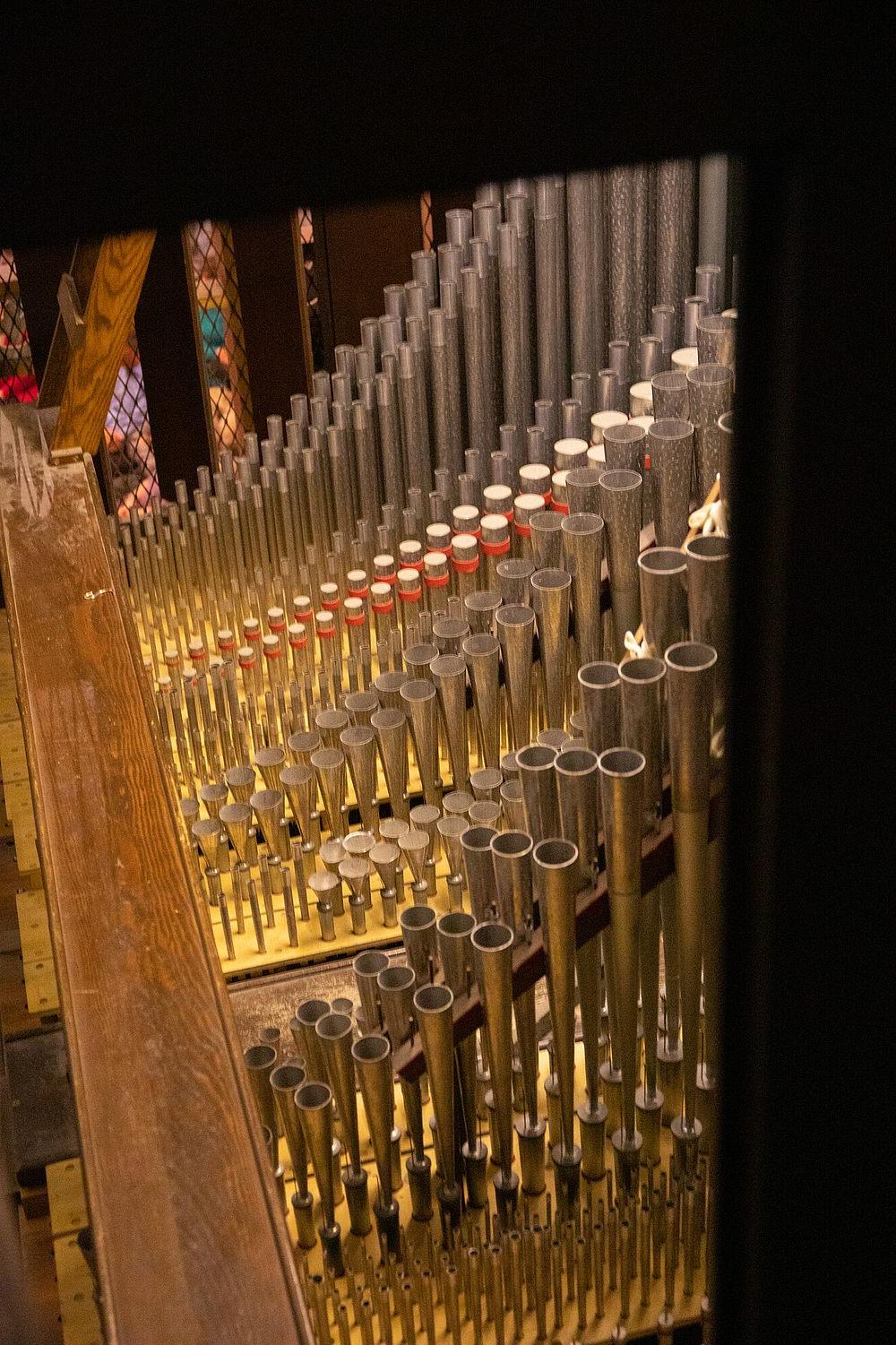 Photo of organ pipes